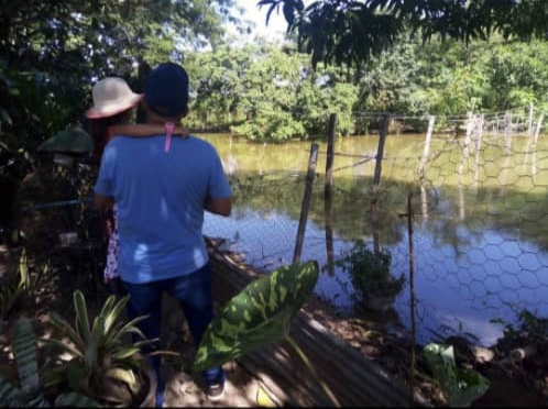 visitantes en la Laguna de Juanchi en Fundo Flor de Coco